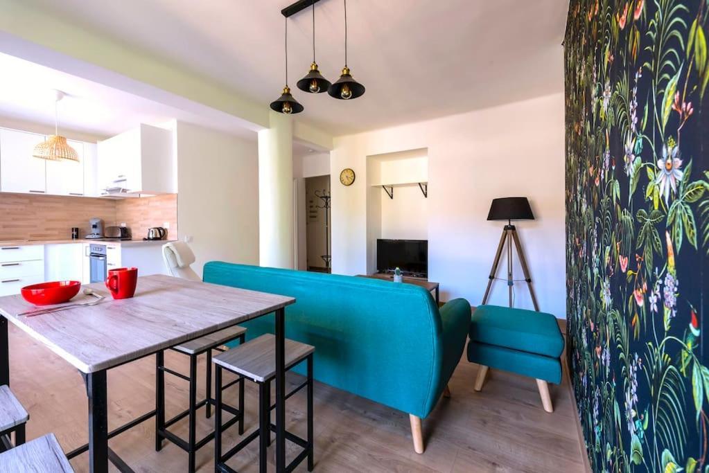 Appartamento L'Azur 15'Plage 10'Port 5'Train Clim Wifi Pkg Tolone Esterno foto