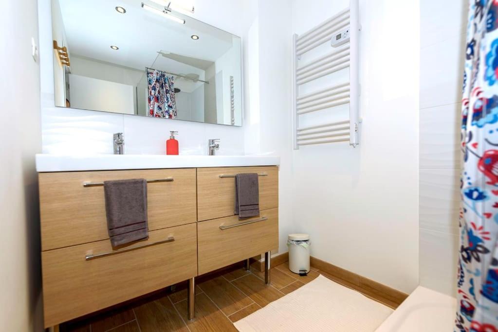 Appartamento L'Azur 15'Plage 10'Port 5'Train Clim Wifi Pkg Tolone Esterno foto